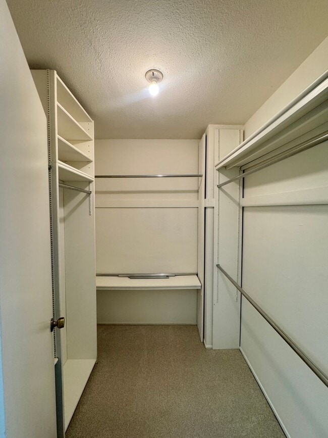 Building Photo - Spacious Townhouse in the Desired Bancroft...
