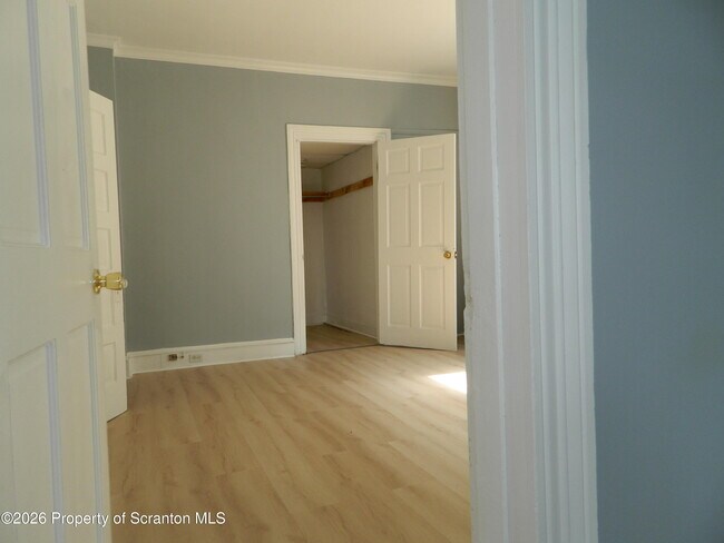 Building Photo - 826 Prospect Ave
