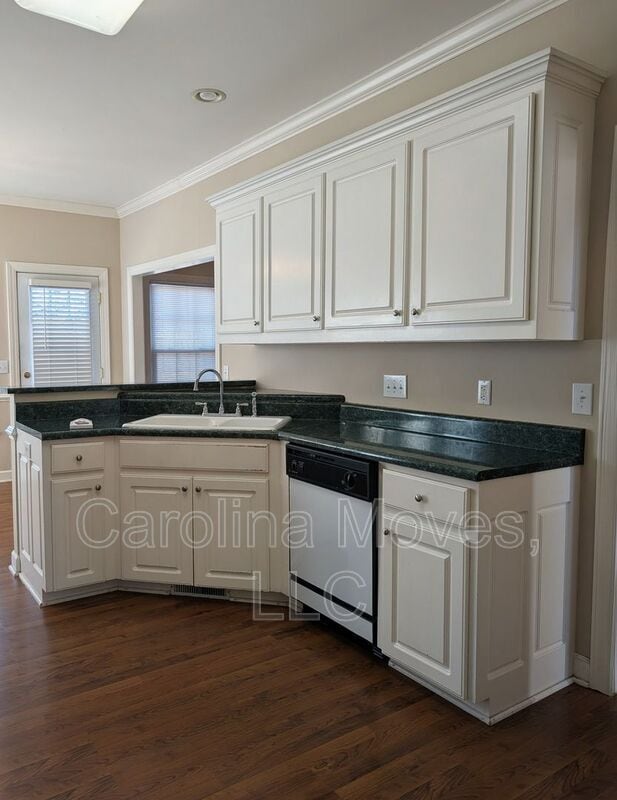 Building Photo - 33 Meadow Springs Ln