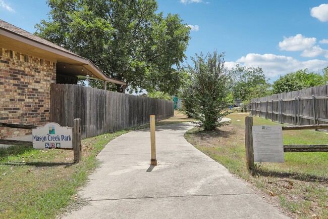 Building Photo - Beautiful Home in Leander