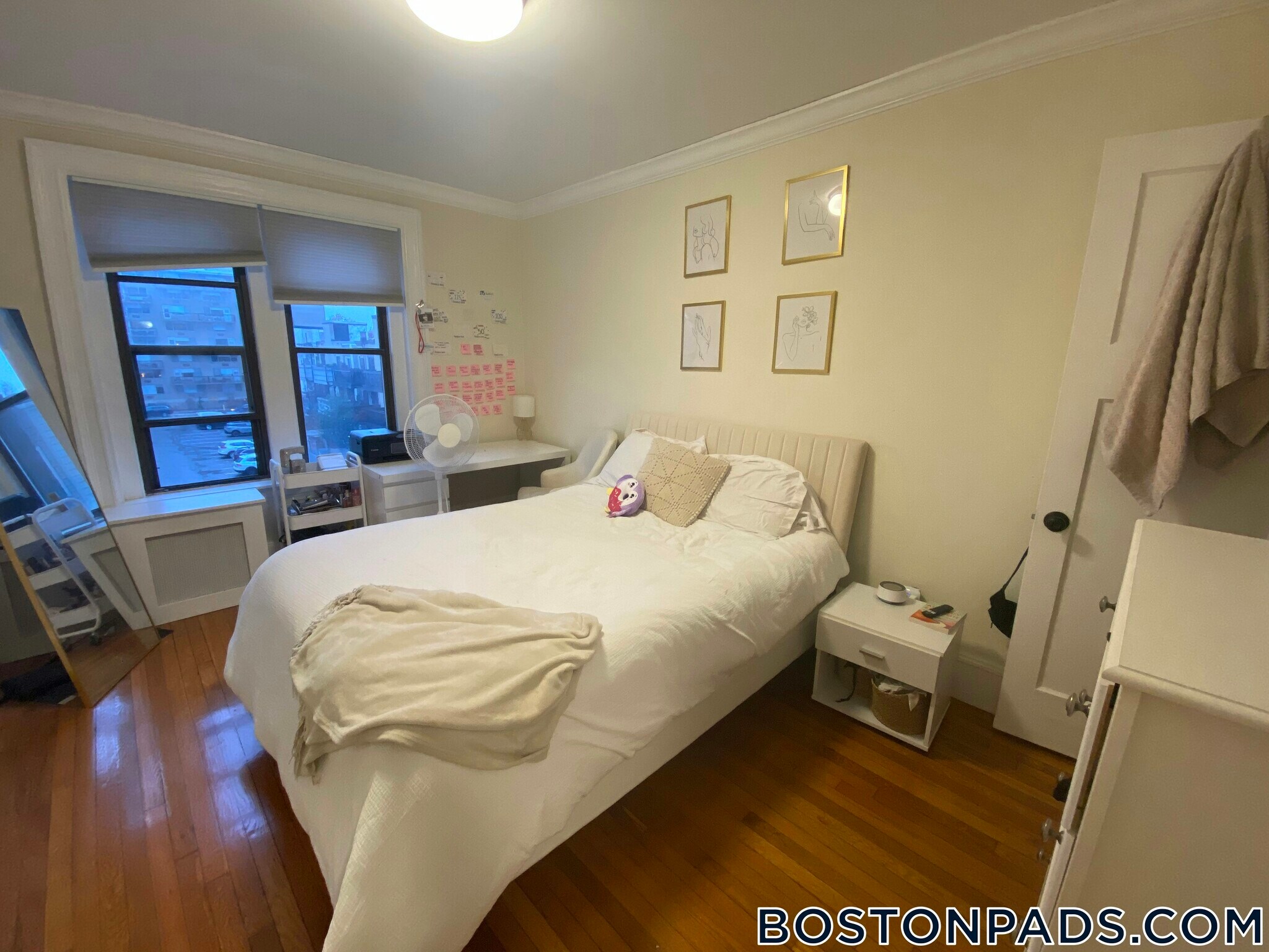 Building Photo - 448 Park Dr