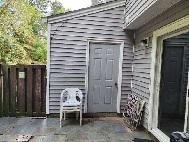 Building Photo - 7237 Sandy Creek Dr