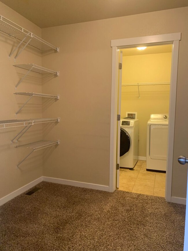 Building Photo - GORGEOUS TWO STORY WITH UNFINISHED BASEMENT