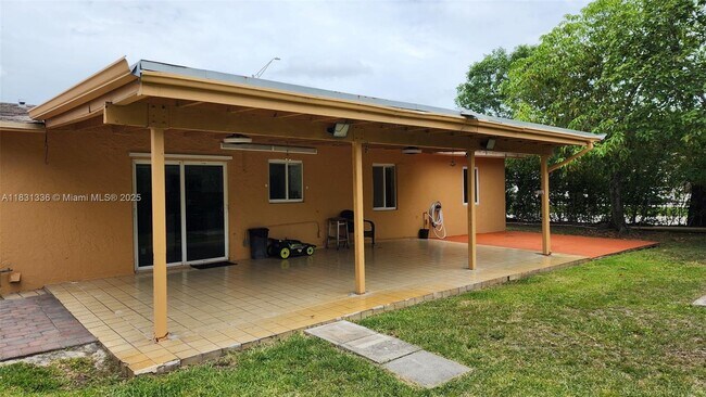 Building Photo - 5460 SW 133rd Ct