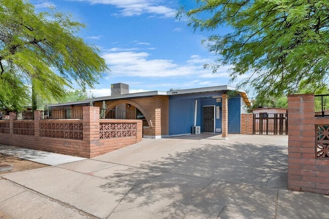 Building Photo - 7398 N Patriot Dr