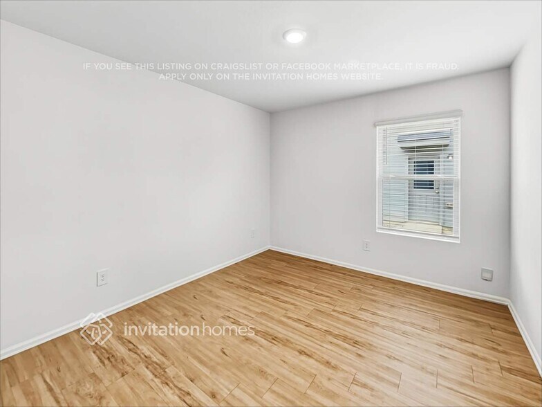 Building Photo - 18739 Mercer Fls Dr