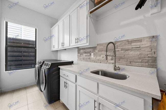 Building Photo - 1831 Euclid Ave