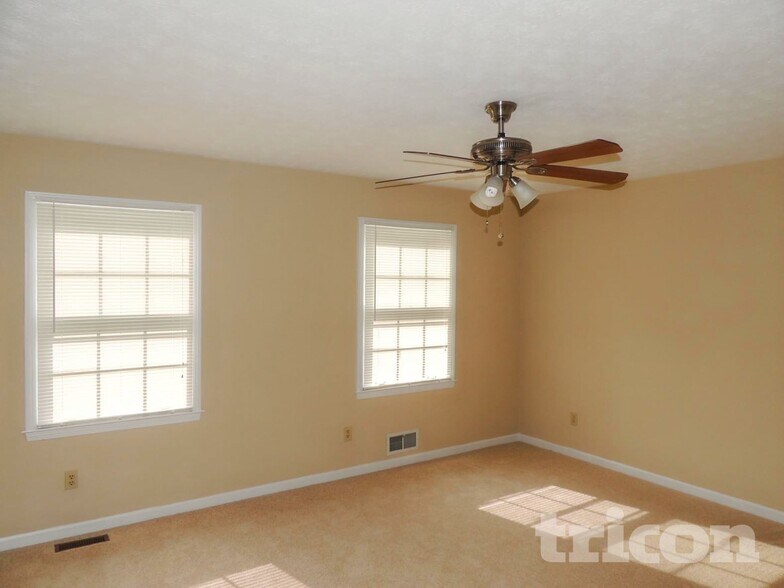 Building Photo - 1431 Tall Pines Dr