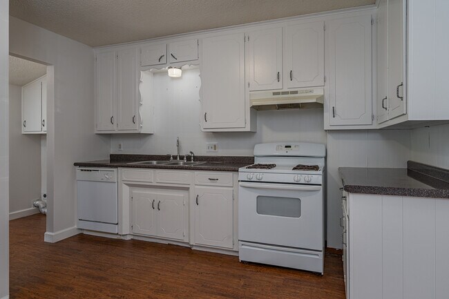 Building Photo - 408 E Wells St
