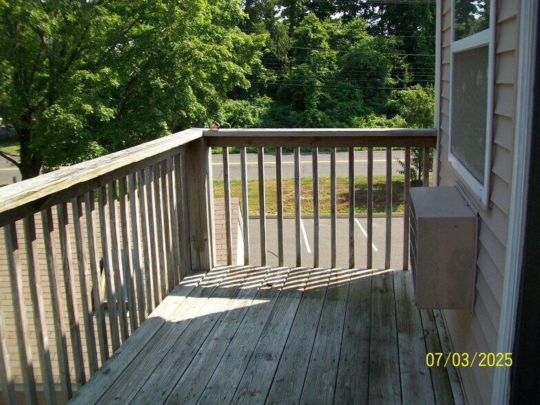 Building Photo - 120 Heather Rdg