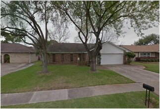 Building Photo - 5222 Valleyview Dr