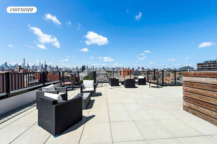 Building Photo - 30-82 Crescent Street 7B