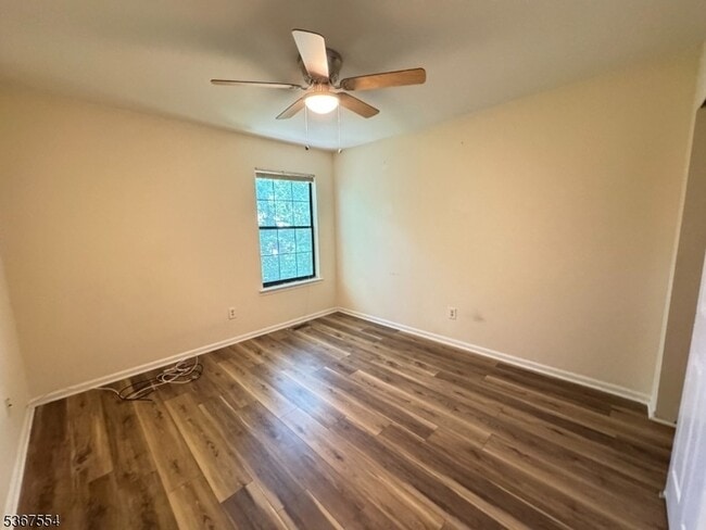 Building Photo - 3606 Cricket Cir