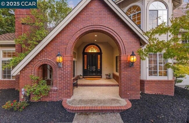 Building Photo - 3109 Stonegate Dr