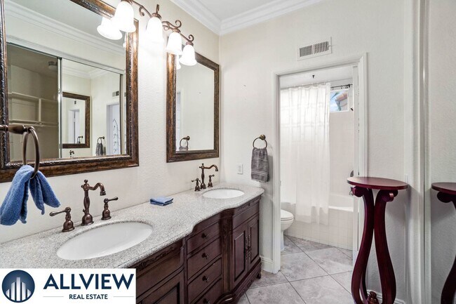 Building Photo - Fully Furnished Townhome with Attached Garage in Aliso Viejo!