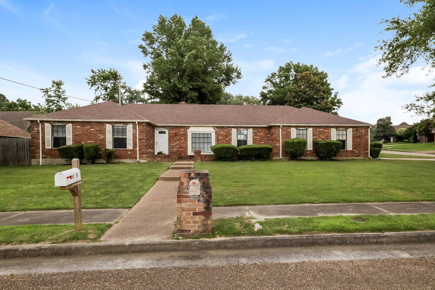 Primary Photo - 4558 Pinegate Dr