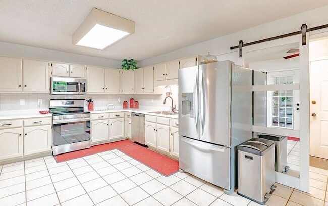 Building Photo - 1207 Hunters Run Cove