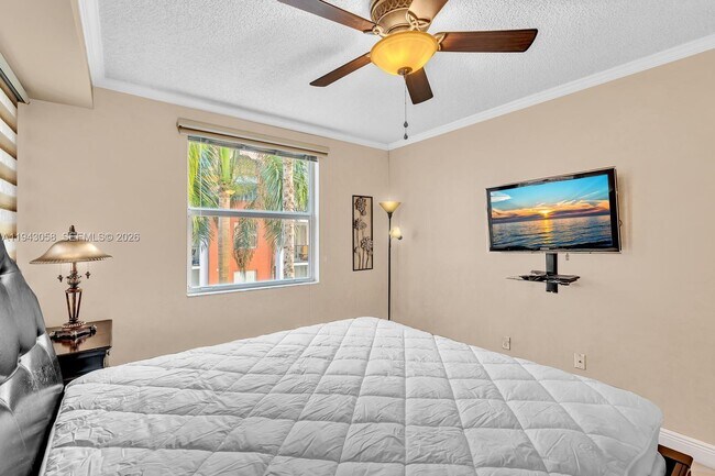 Building Photo - 17100 N Bay Rd