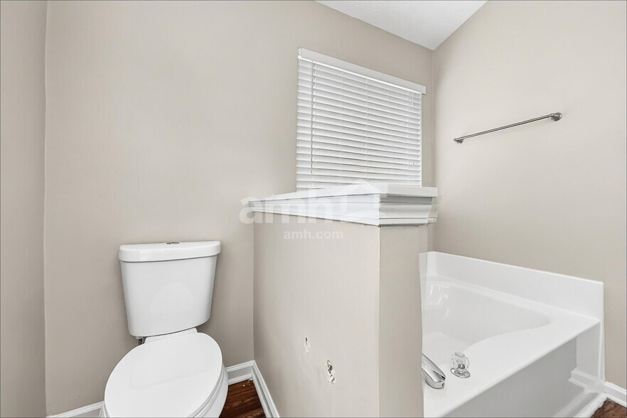 Building Photo - 6252 Whitetail Ct NW