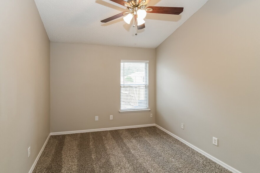 Building Photo - 295 Turtle Dove Dr