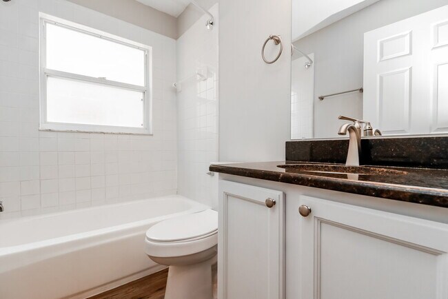 Building Photo - 2135 Remington Pointe Blvd