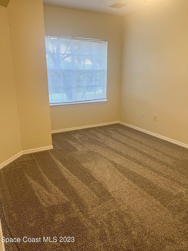 Building Photo - 110 Turpial Way