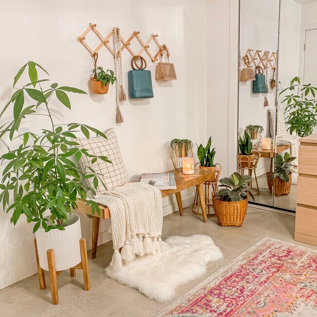 Building Photo - 3809 Floral Dr