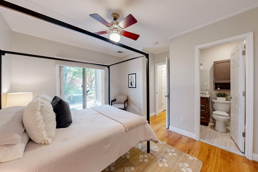 Building Photo - 111 W 8th St