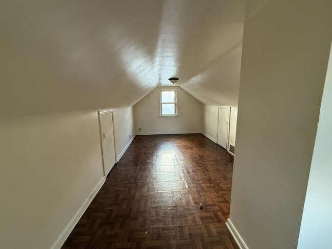 Building Photo - 2-Bed House Canton