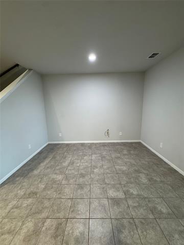 Building Photo - 7948 Oaktown Dr