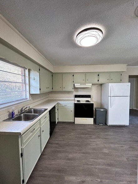 Building Photo - 1002 Ogrady Dr