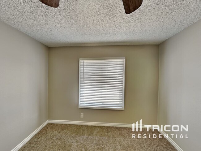 Building Photo - 5425 Addison Avenue Las Vegas NV