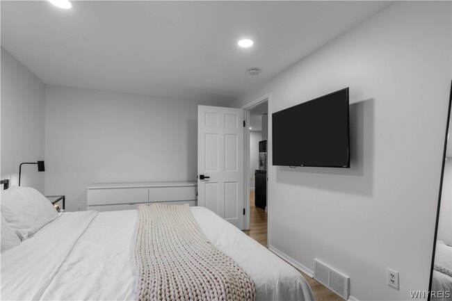 Building Photo - 641 Forest