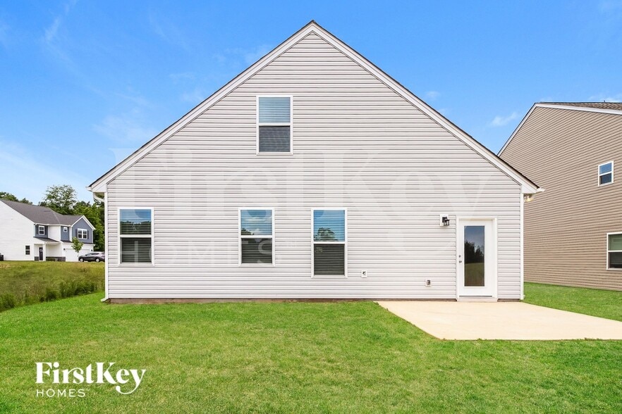 Building Photo - 905 Birchcrest Wy