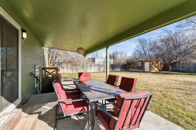 Building Photo - 420 S Five Mile Rd