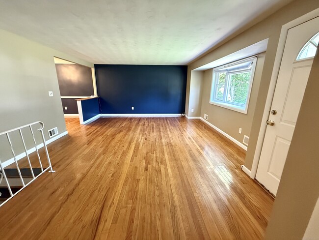 Building Photo - 47 Beechwood Rd