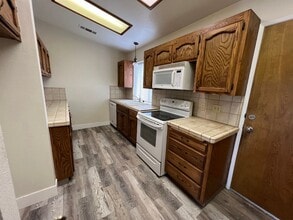Building Photo - 2 Bed 2 Bath Home