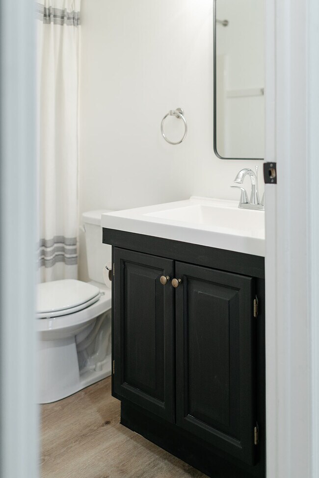 Building Photo - 1745 State St