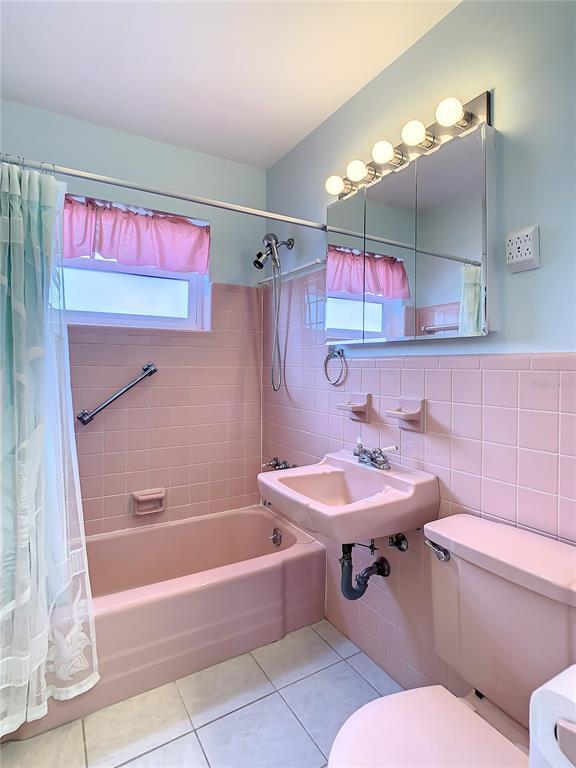 Building Photo - 22186 Catherine Ave