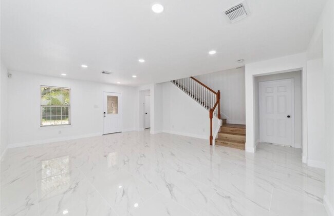 Building Photo - 13106 Crescent Manor Ln