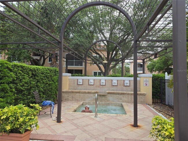 Building Photo - 4170 Central Sarasota Pkwy