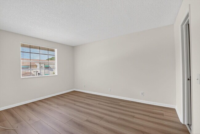 Building Photo - 6695 Via Regina