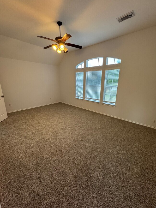 Building Photo - 3139 Summerland Dr