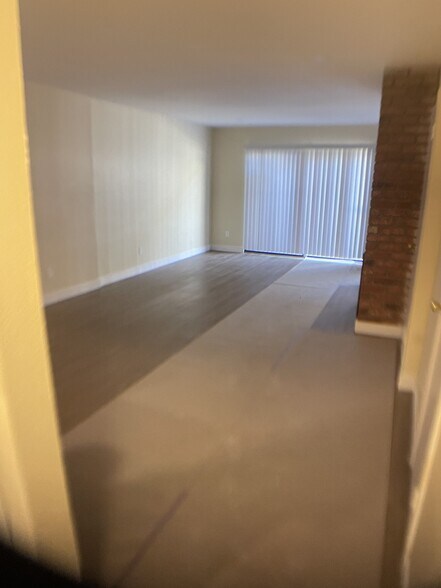 Building Photo - 9019 Cedros Ave