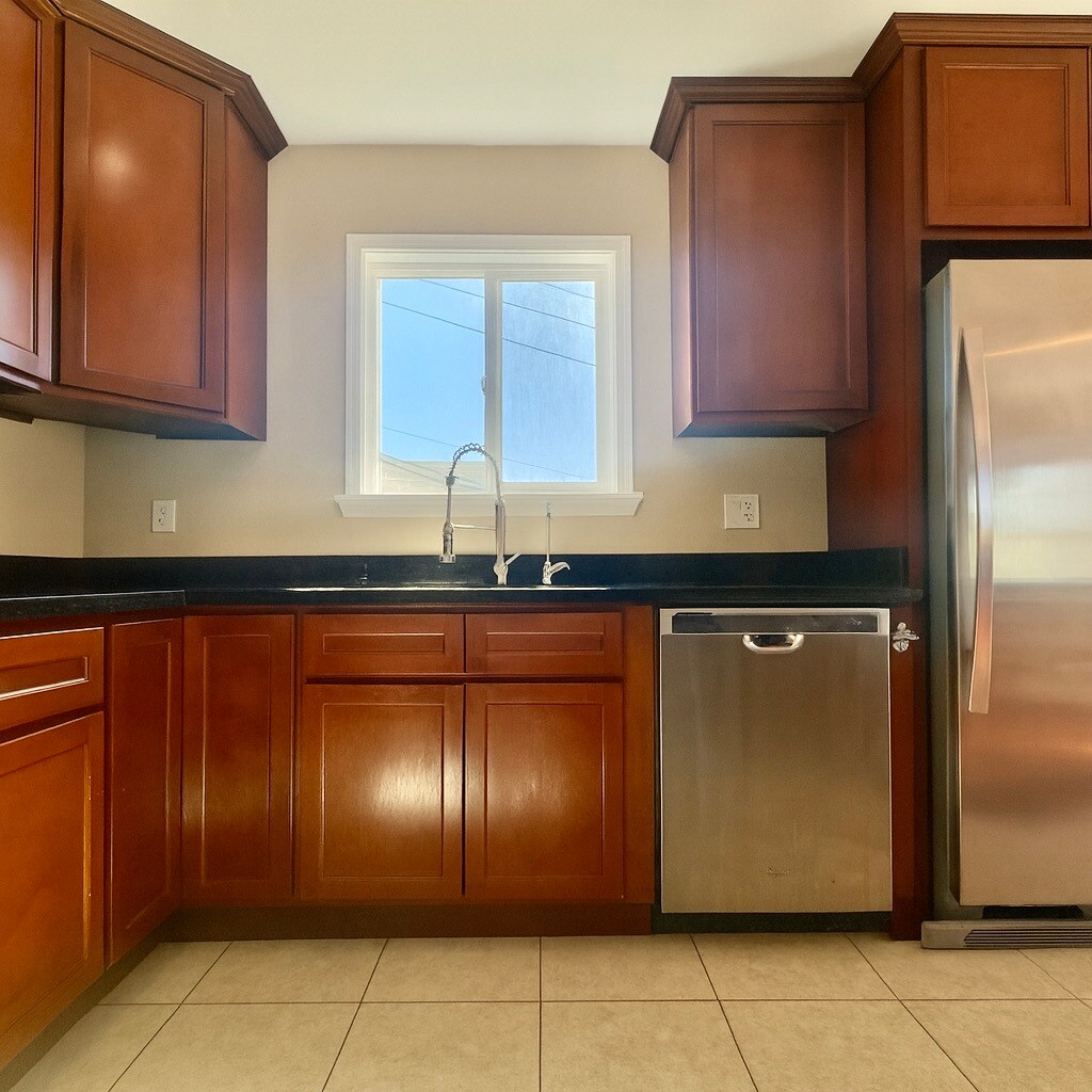 Building Photo - 8109 Ney Ave