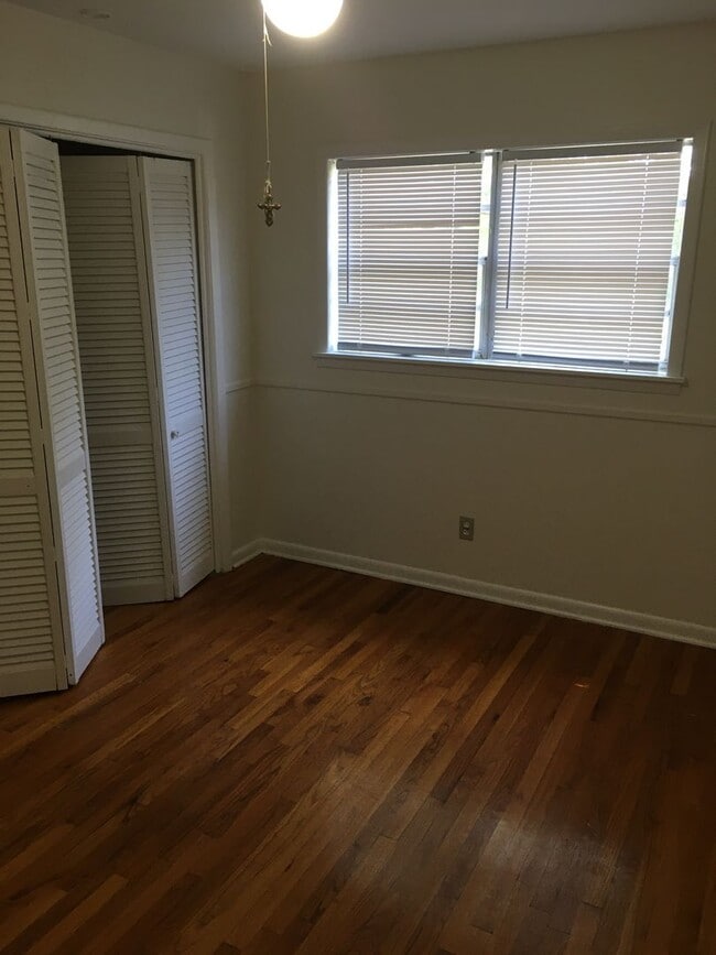 Building Photo - 4/2 House in Rome $1,495