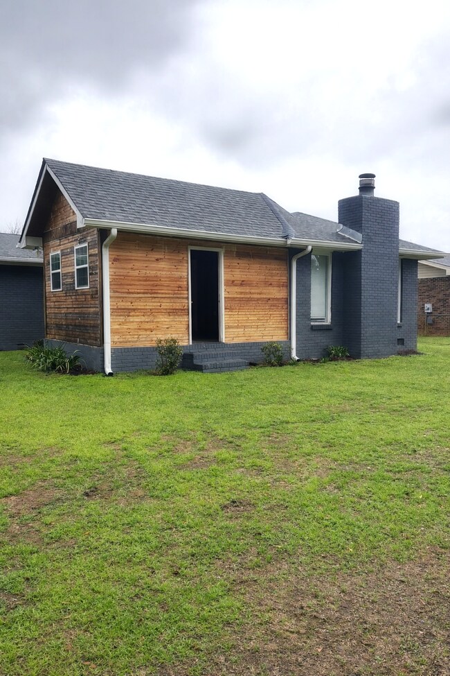 Building Photo - 82 Oliver Dr