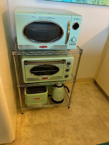 Kitchen View - Appliance Suite - 3045 Ala Napuaa Pl