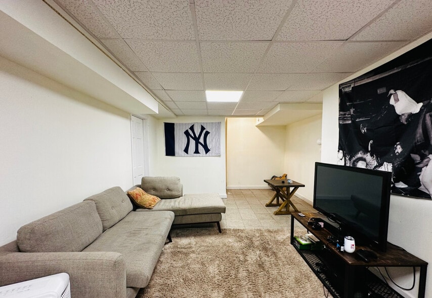 Building Photo - 20 Wadsworth St