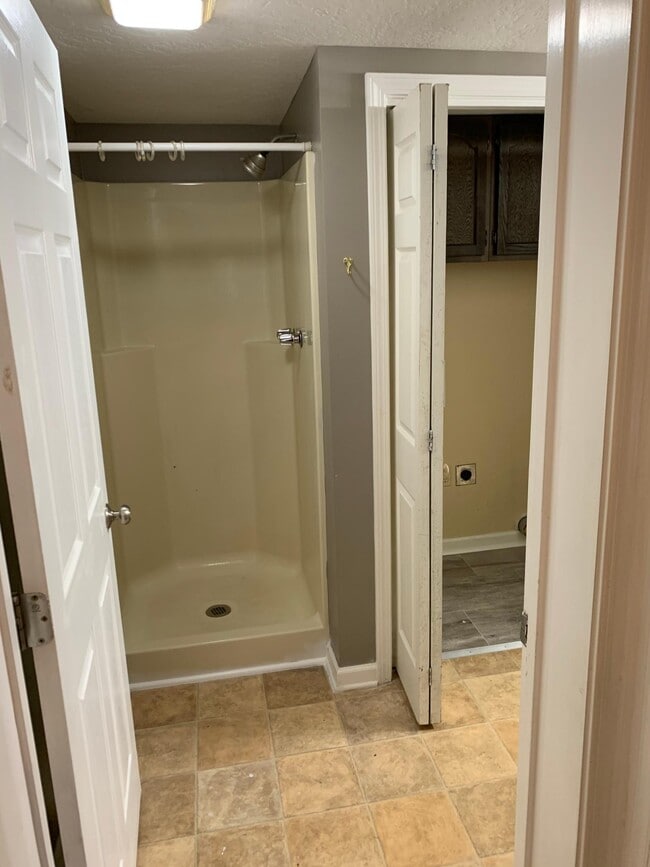 Building Photo - 205 Woodland St